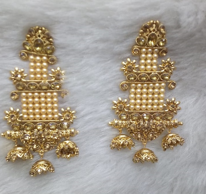 TRADITIONAL AFFORDABLE EARRINGS