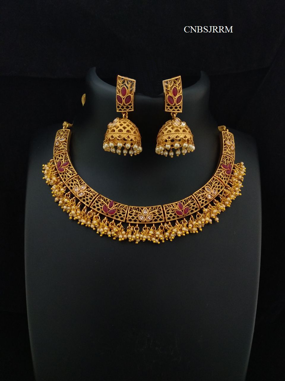 TRADITIONAL ANTIQUE NECKLACE