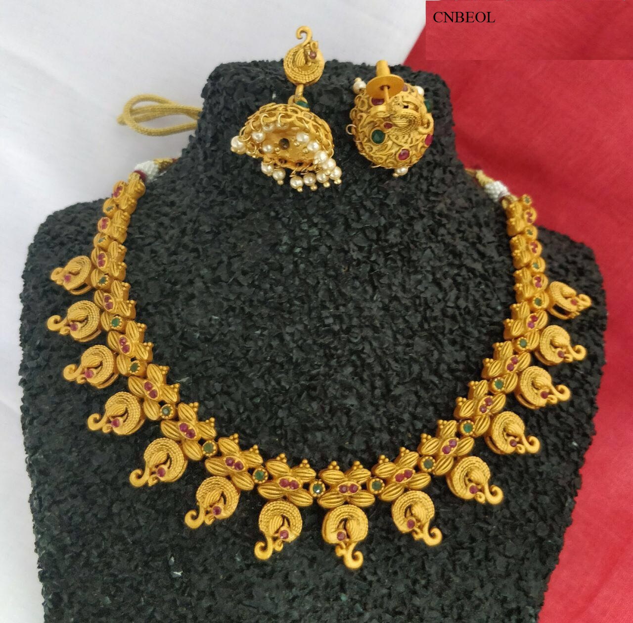 SOUTH INDIAN NECKLACE SET